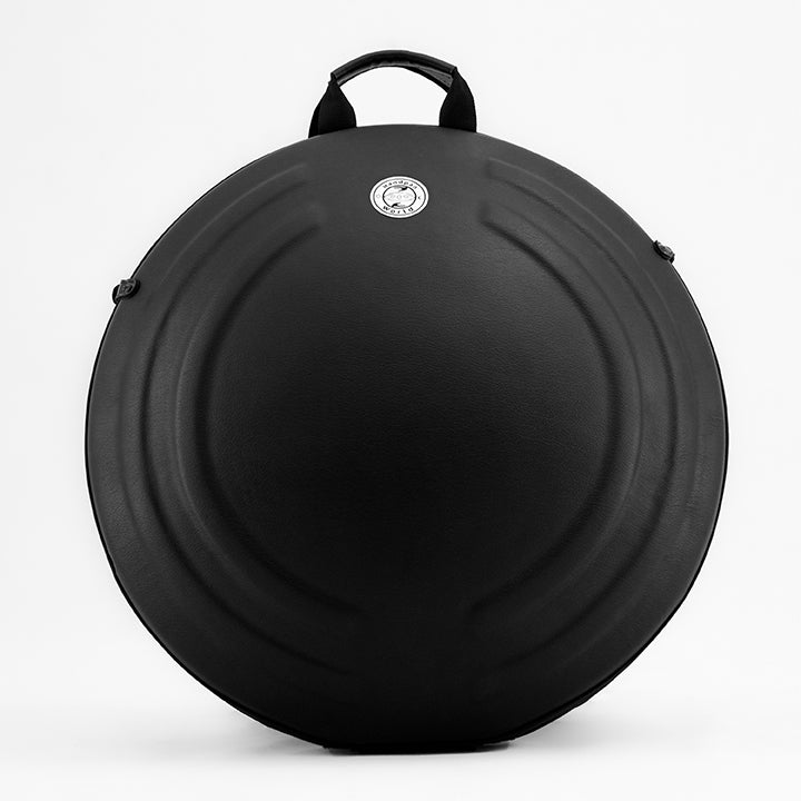 AVAYA Handpan Hardcase ist ein bequemer Rucksack für besten Schutz deiner Handpan. Die Handpan Tasche hat einen schönen schwarzen Kunstlederüberzug