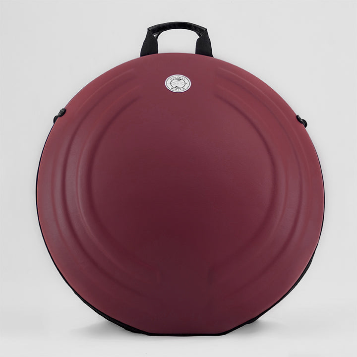 AVAYA Handpan Hardcase ist ein bequemer Rucksack für besten Schutz deiner Handpan. Die Handpan Tasche hat einen schönen braunen Kunstlederüberzug