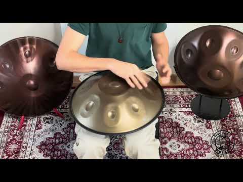 Ein Handpanspieler demonstriert den schönen Klang des SEW Mini F# Kurd Handpan.