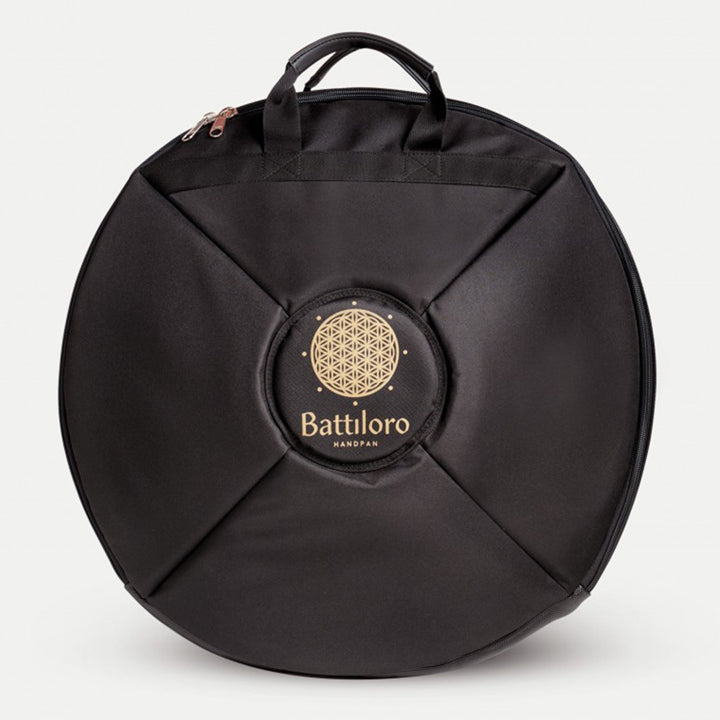 Battiloro Handpan Softcase Rucksacktasche Ansicht von Vorne mit Logo vor weißem Hintergrund