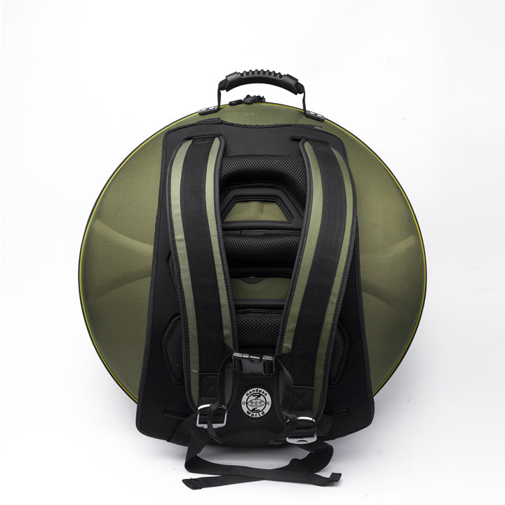 Handpan Hardcase - Evatek Pro in der Farbe woodbine grün. Ansicht von hinten vor einem Weißen Hintergrund mit Rückenstütze