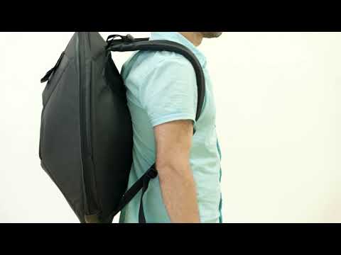 kurzes Video wie ein Mensch das Battiloro Softcase Rucksacktasche trägt