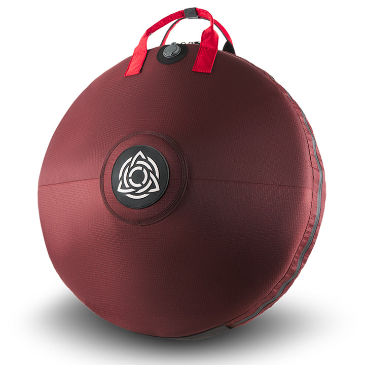 AIRTEK Handpan Case in der Farbe Roan Rouge Rot steht aufgeblasen vor einem grauen Hintergrund